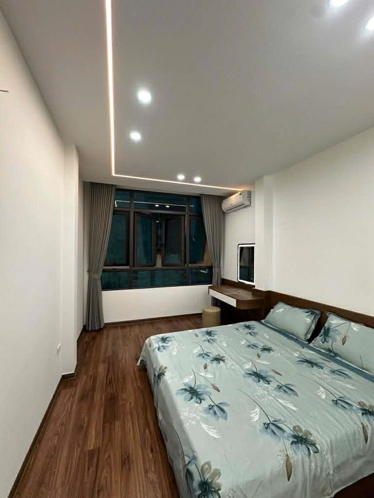 NHÀ GẦN PHỐ THÁI THỊNH 5 TẦNG XÂY MỚI ĐẸP_34m2_NGÕ NÔNG THÔNG THOÁNG_TẶNG NỘI THẤT XỊN VỀ Ở NGAY_hơn 8 tỷ